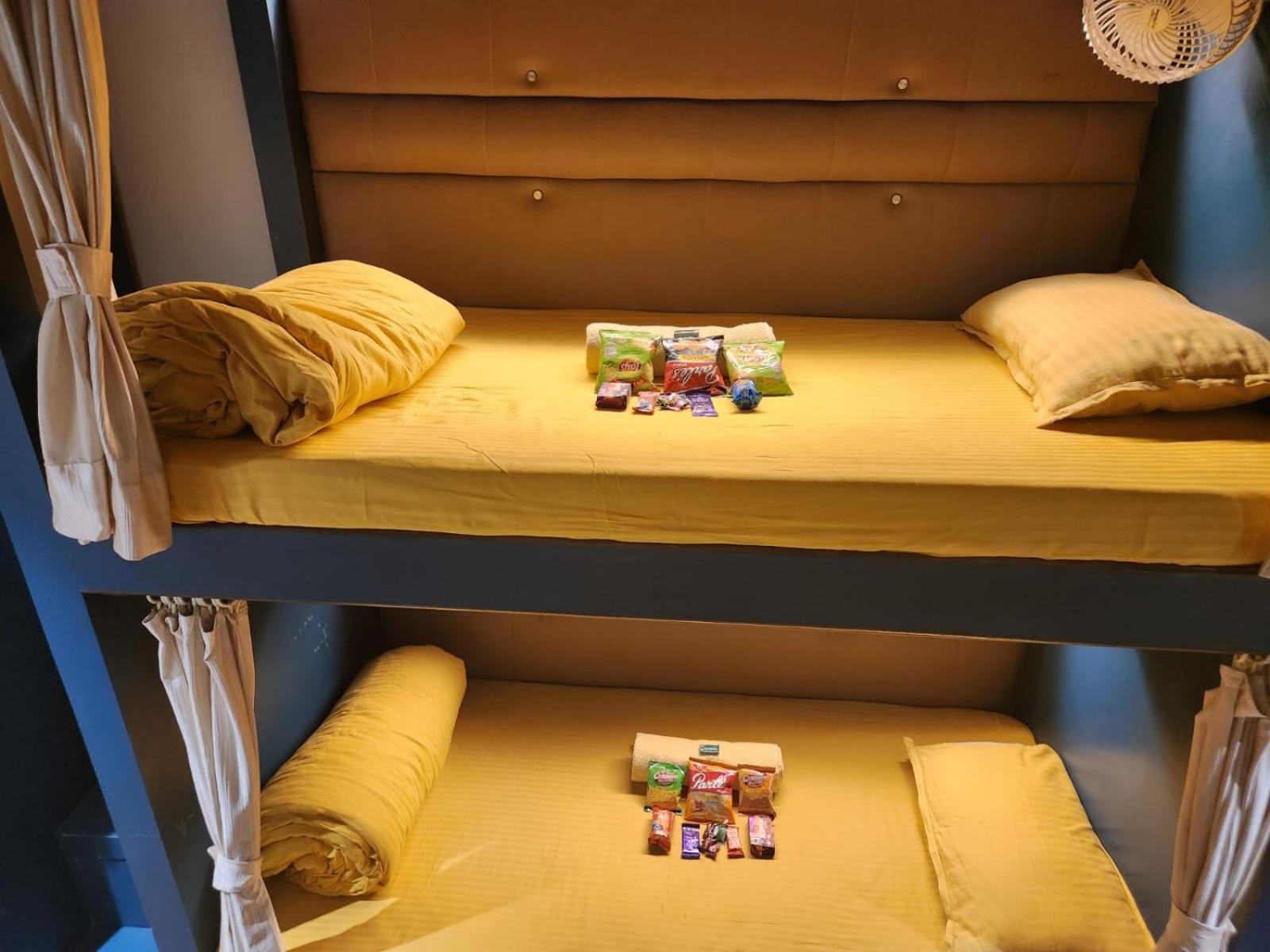 Sinhassan Dormitory Hostel Juhu مومباي المظهر الخارجي الصورة