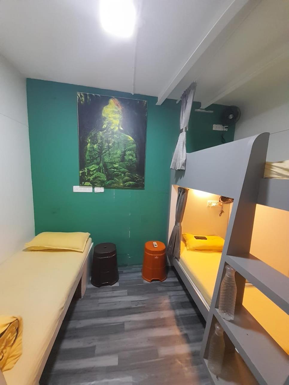 Sinhassan Dormitory Hostel Juhu مومباي المظهر الخارجي الصورة