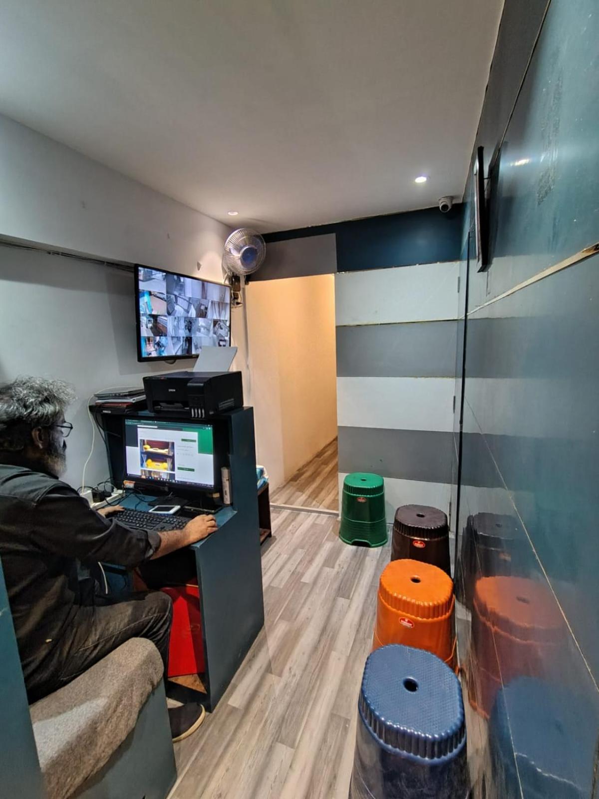 Sinhassan Dormitory Hostel Juhu مومباي المظهر الخارجي الصورة